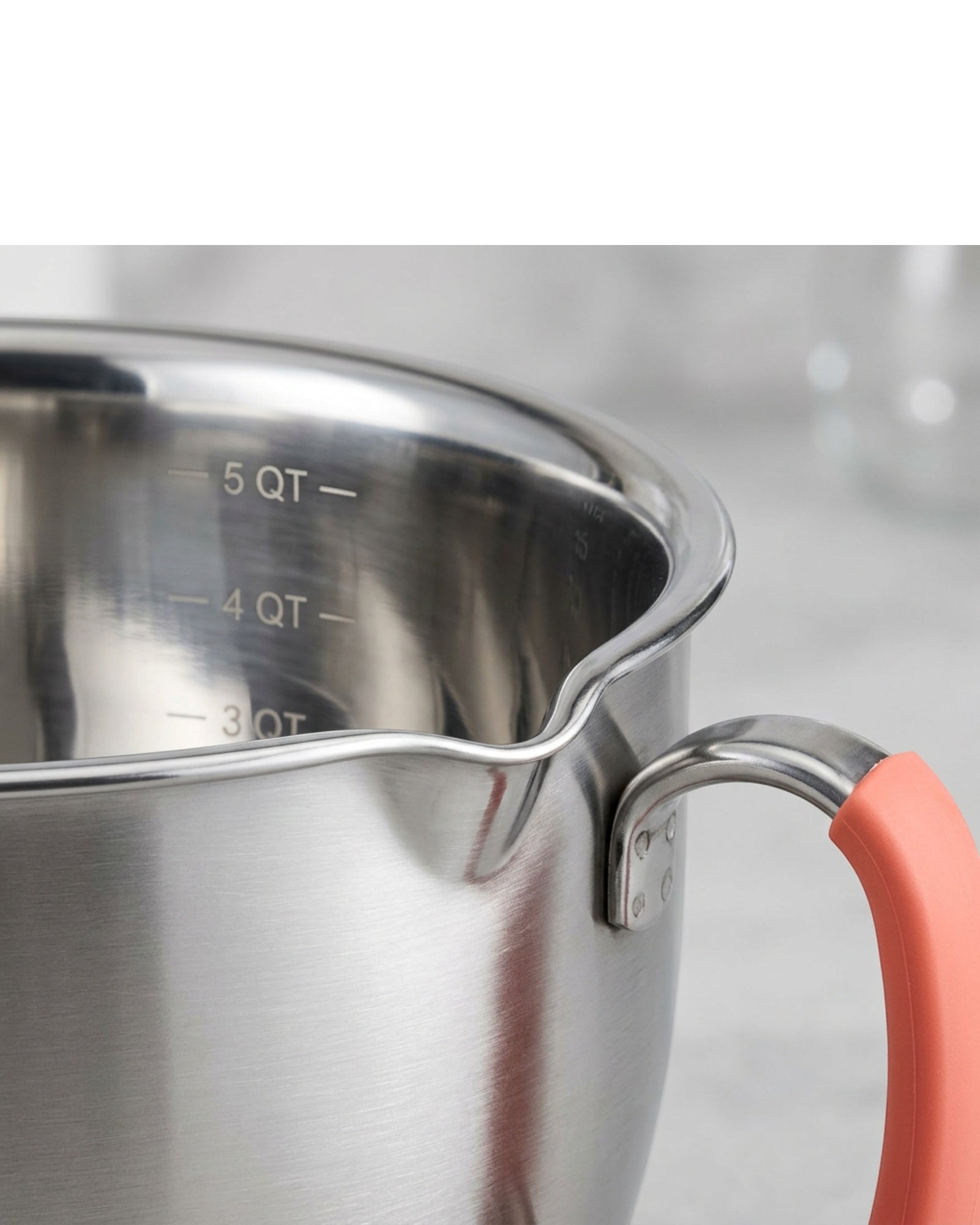 Wact 5 qt Stainless Steel Mixing Bowl with Handle Spout and Coral Base - Detail view